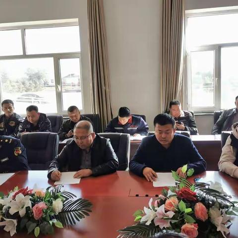 甘其毛都口岸加工园区管理委员会召开重点工作推进会