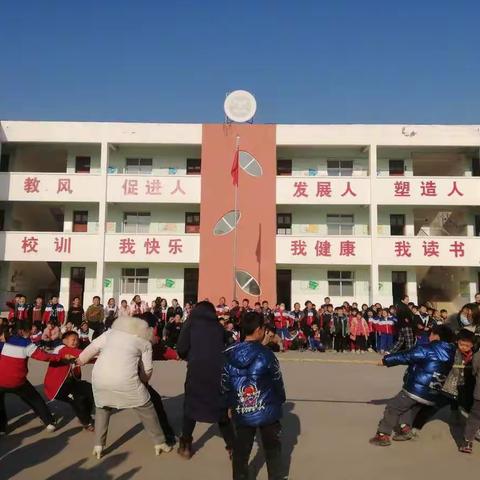 趣味运动添笑语 多姿多彩迎新年——城郊乡倪湾完全小学举行2022年“迎元旦”学生趣味运动会