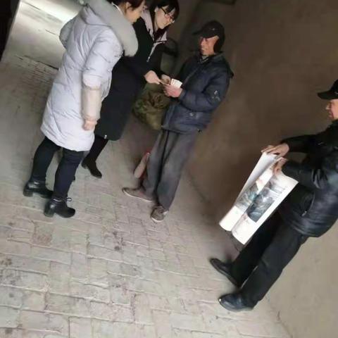 店张社区“迎新春 写春联 送温暖”活   动