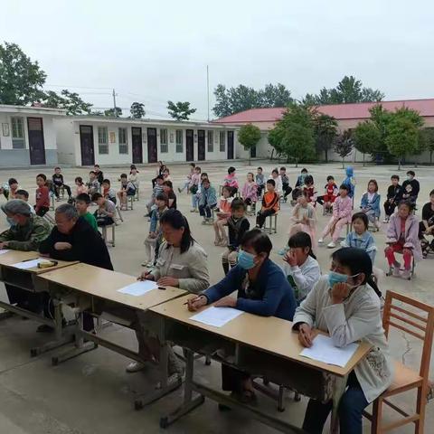 书香润心田，朗读展风采——侯张小学朗读比赛