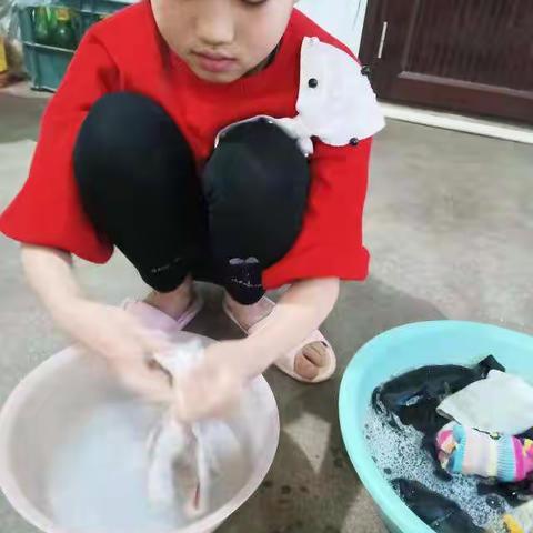 丰富寒假生活，做勤劳小学生——星台中心小学四年三班