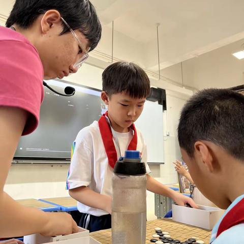 2022-2023年度第二学期【第4周】实验小学七彩光课程——欢乐五子棋