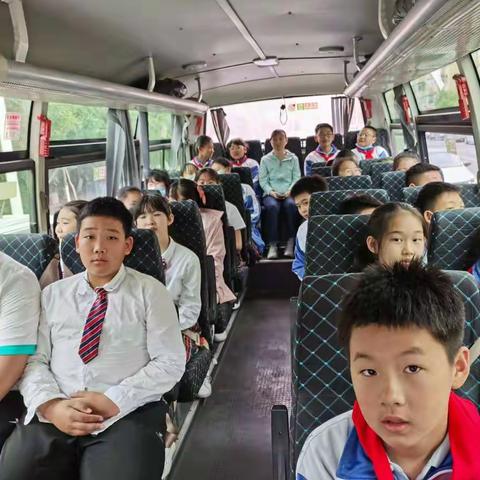 参观利远餐饮管理有限公司