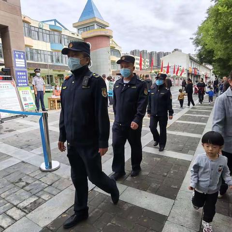 行走城管—县城市管理执法大队全力护航开学季