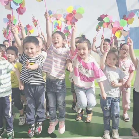 让孩子敞开胸怀——迎接阳光，自由的飞翔【欣荣幼儿园】二部大一班