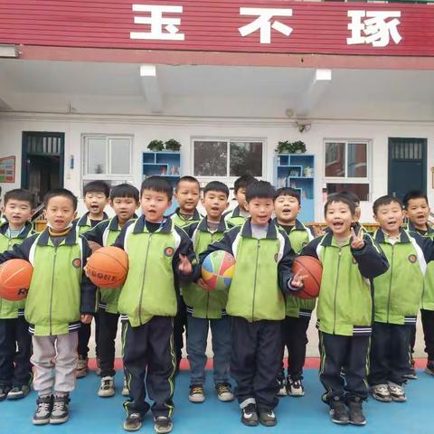 龙门二实校五育特色活动课程―以球增智、以球健体少儿篮球社团活动纪实