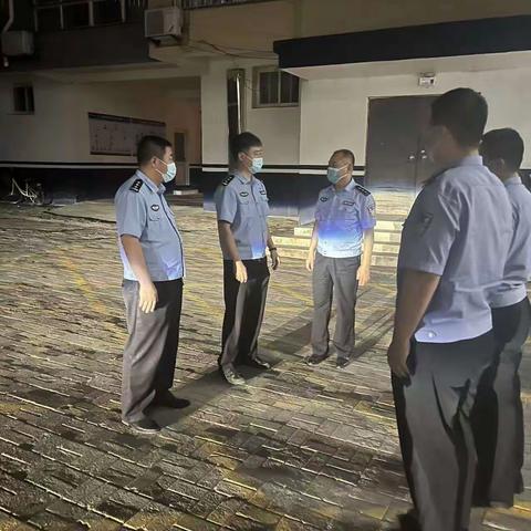 局党委副书记、政委郭磊杰中秋夜督导检查集中清查统一行动