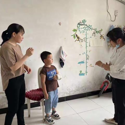 家园共育，共创美好——长官镇中心幼儿园中班组家访活动