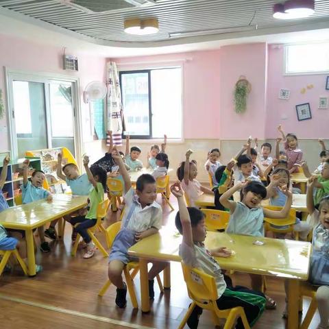 师生相伴 欢度中秋