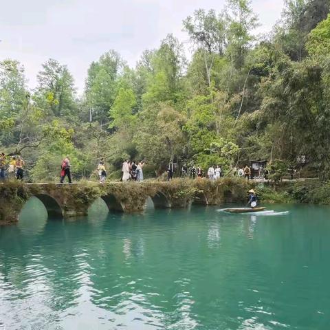 荔波七孔｜碧水抚琴邀云驻