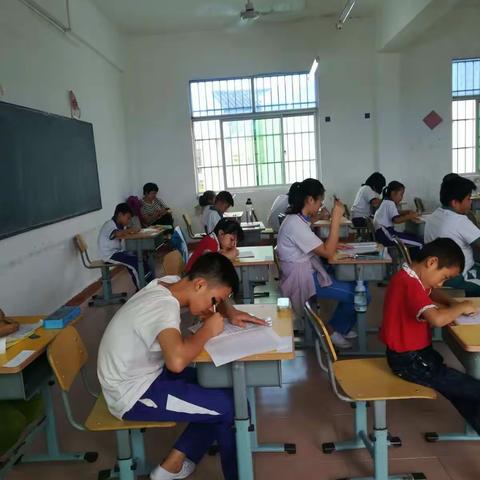 本次是综合考试，前后左右都都不是本班学生了，为体现考试真是可靠性，我校特请学生家长参加