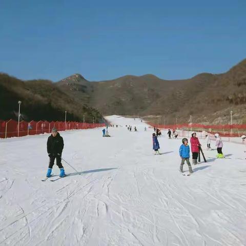 瑟瑟寒风冰雪激情---城南中心小学冰雪体验活动