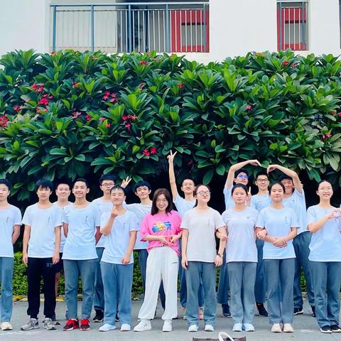 不忘初心-邓娜丽