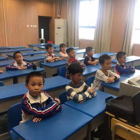 寓教于乐 乐中受教——栗雨小学二年级机器人Wedo机器人社团