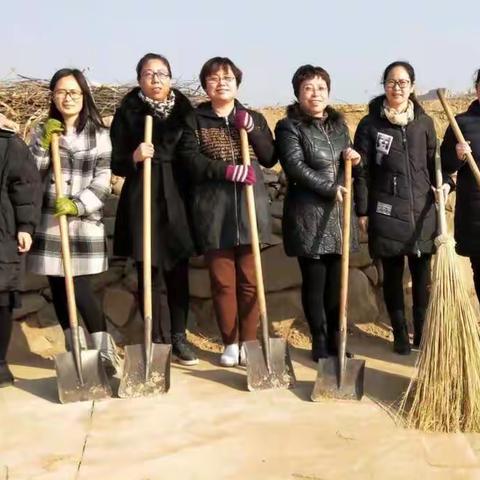 宣职精准扶贫系列报道十～～清理田间白色垃圾，为来年春耕做好准备