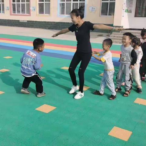 柏鹤中心校张柏鹤幼儿园教育教学