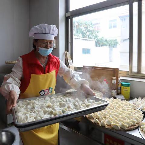 爱心食堂，情暖中秋，幸福味道，快乐人生