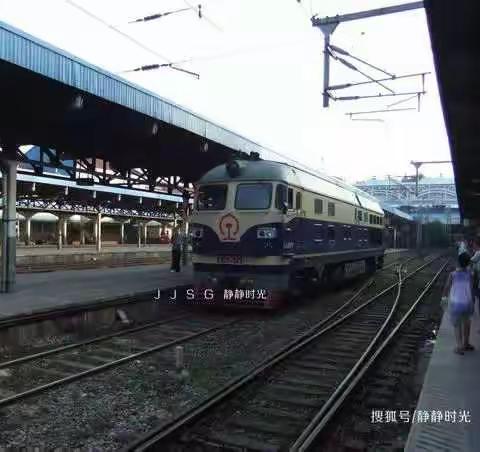 认识80年的交通工具，乌兰浩特民族小学四年三班包乌英嘎