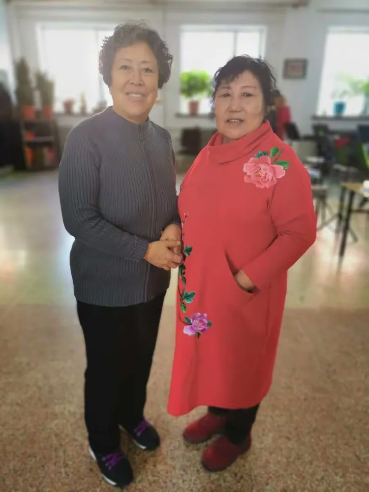 热电评剧团排练和郑桂芳合影