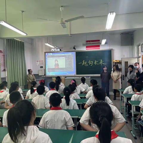 “桌”舞飞扬，梦想起航 ——下东营小学举行动感课桌舞大赛