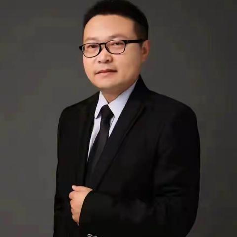 【最美汉德三维人】身披铠甲绘蓝图 宽厚弘毅展襟怀 | 汉德园中学高中部副校长赫甲毅