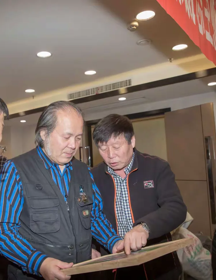 本次盛会特邀嘉宾有摄影大咖,中山摄影协会秘书长:李万江老师,东北风网站总版主大火炮(罗军)老师,中国