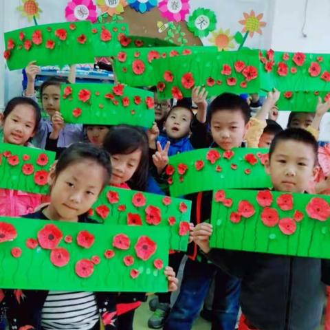 欢乐树果果四班的小朋友一起创作花海啦