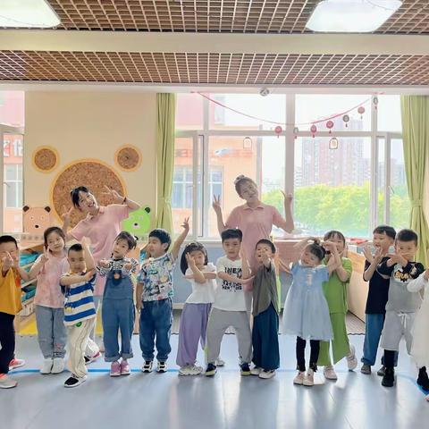 纳尼亚幼儿园小熊一班六月开学季