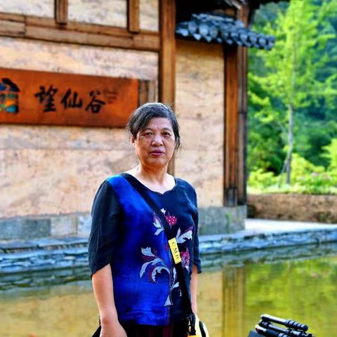 悬崖峭壁的民宿在江西上饶