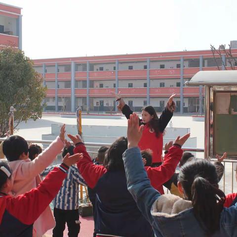 活动主题	临颍县北街学校“助力乡村少年宫 携手奋进中国梦”结对共建帮扶活动