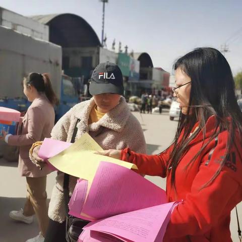 永年区总工会“遵法守法携手筑梦”服务农民工活动进街道市场