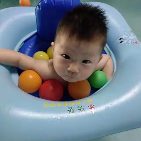 两个可爱的小宝贝