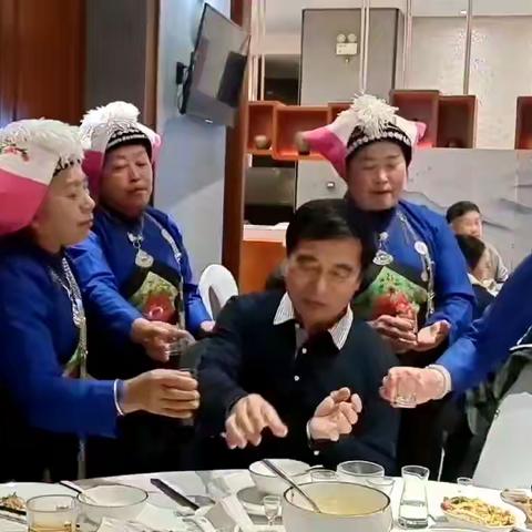 摘金夺银 欣享高光时刻激情创作 大片五彩缤纷热烈欢迎获奖梦之队凯旋