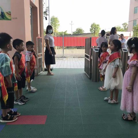 记录东升实验幼儿园海狮大班第四周的精彩瞬间