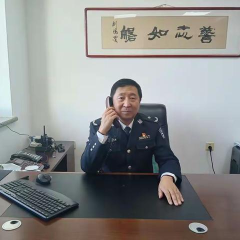 交警支队长王晓良电话连线交通广播特别节目