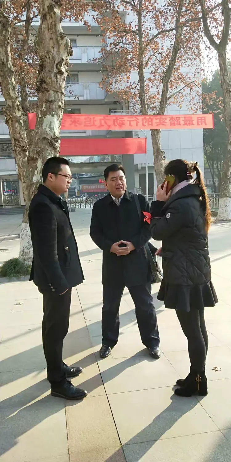 钟善辉校长,许海诗主任与六十四中的老师谈论"爱心课堂3.0的构建"