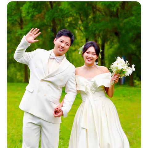 贺李杜联姻之喜 展雅士倾情之谊