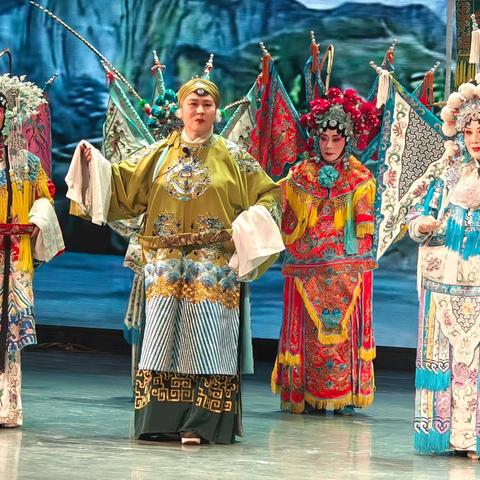 喜庆国庆  看经典京剧