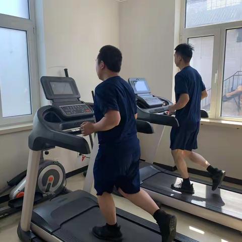 裕华路消防救援站开展体能训练