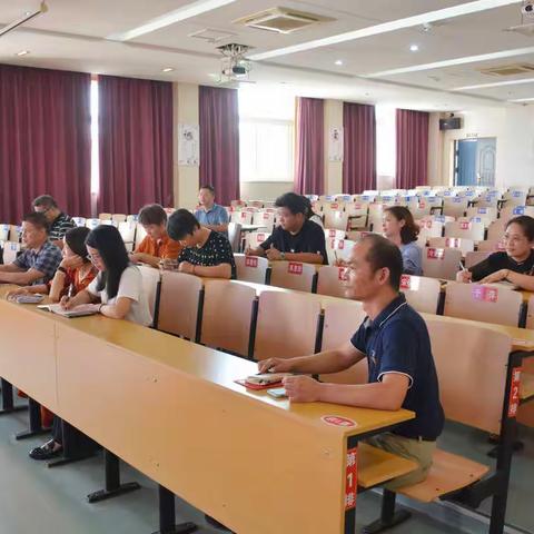 学党史，明初心。记党龄，担使命