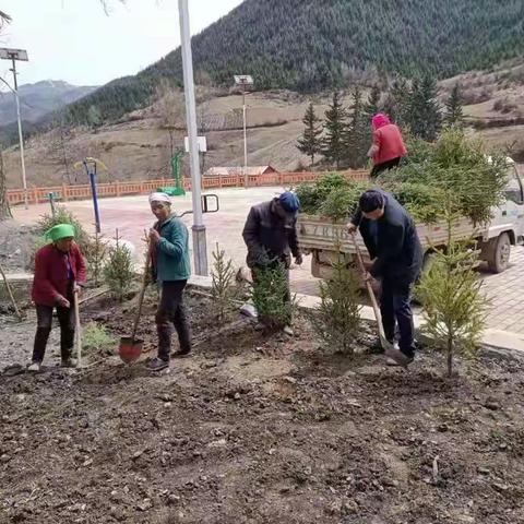 羊沙镇:党史教育讲红色故事   植树造林谋绿色发展