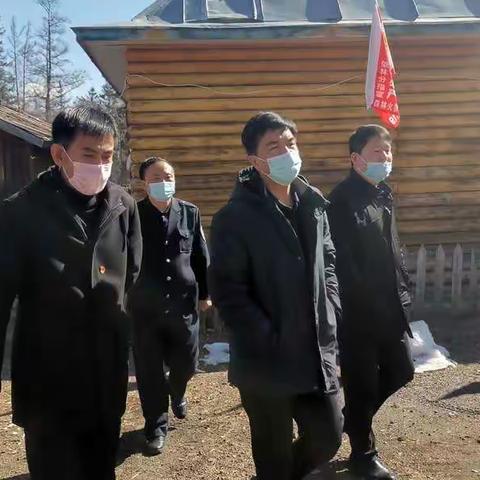 林业集团公司森林防火部副主任、北部战区包片领导回军峰深入依林管护区管护站检查指导工作