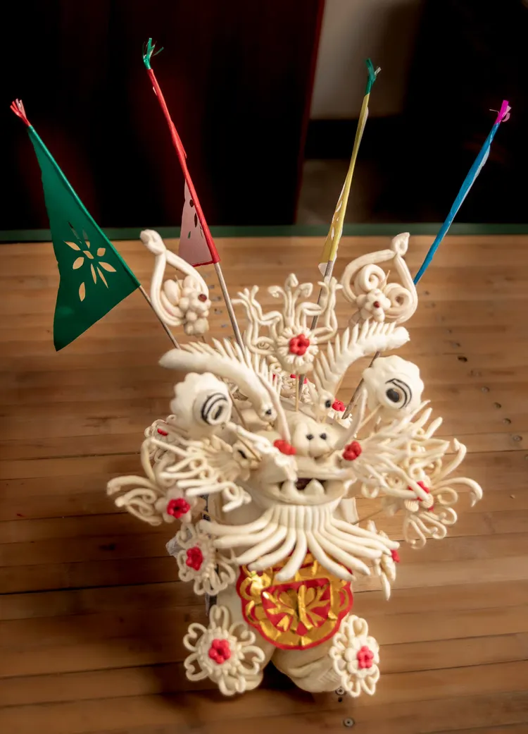 送花馍,在阿寿村不仅是一种礼物的传递,更是一种文化的传承和情感的