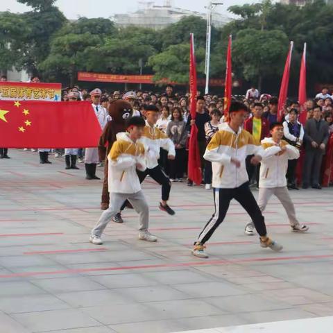 花样嘉年华，青春进行时——贵港市港南中学2002班运动会剪影