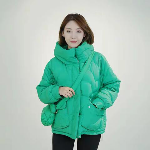 伊贵人品牌羽绒服