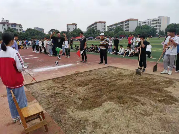 港南中学高一十七班——披荆斩棘