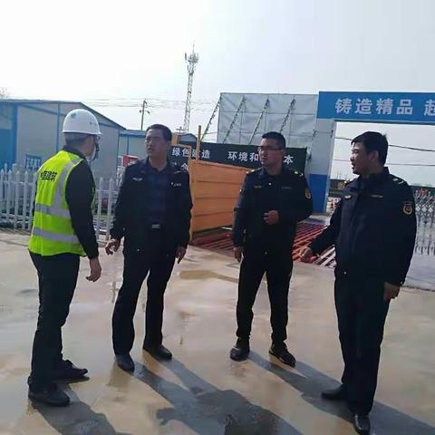 吴家堡网格员扎实开展夜间巡查施工工地扬尘治理工作