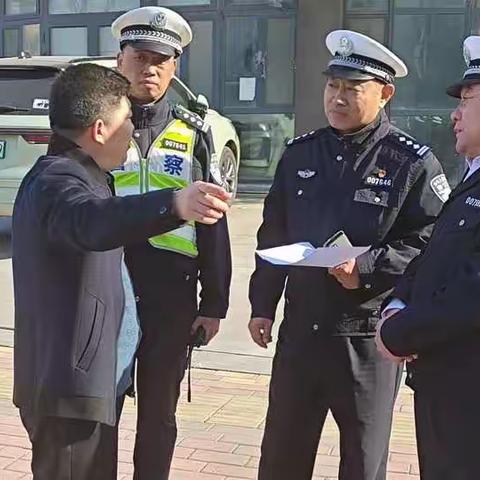 济南市槐荫交警大队副大队长付玉强、李强到吴家堡街道调研指导工作