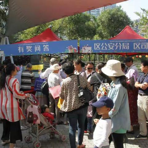 白云区举办打击防范电信网络诈骗犯罪暨生活垃圾分类主题宣传活动