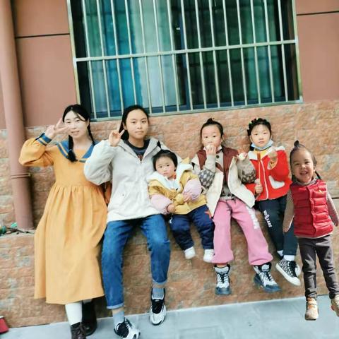 学前教育2008班黄怡然    成长·陪伴